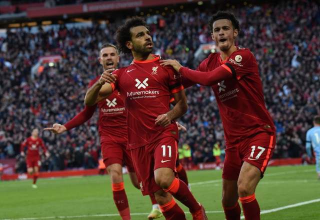  曼城七连胜登顶，德布劳内传射建功  